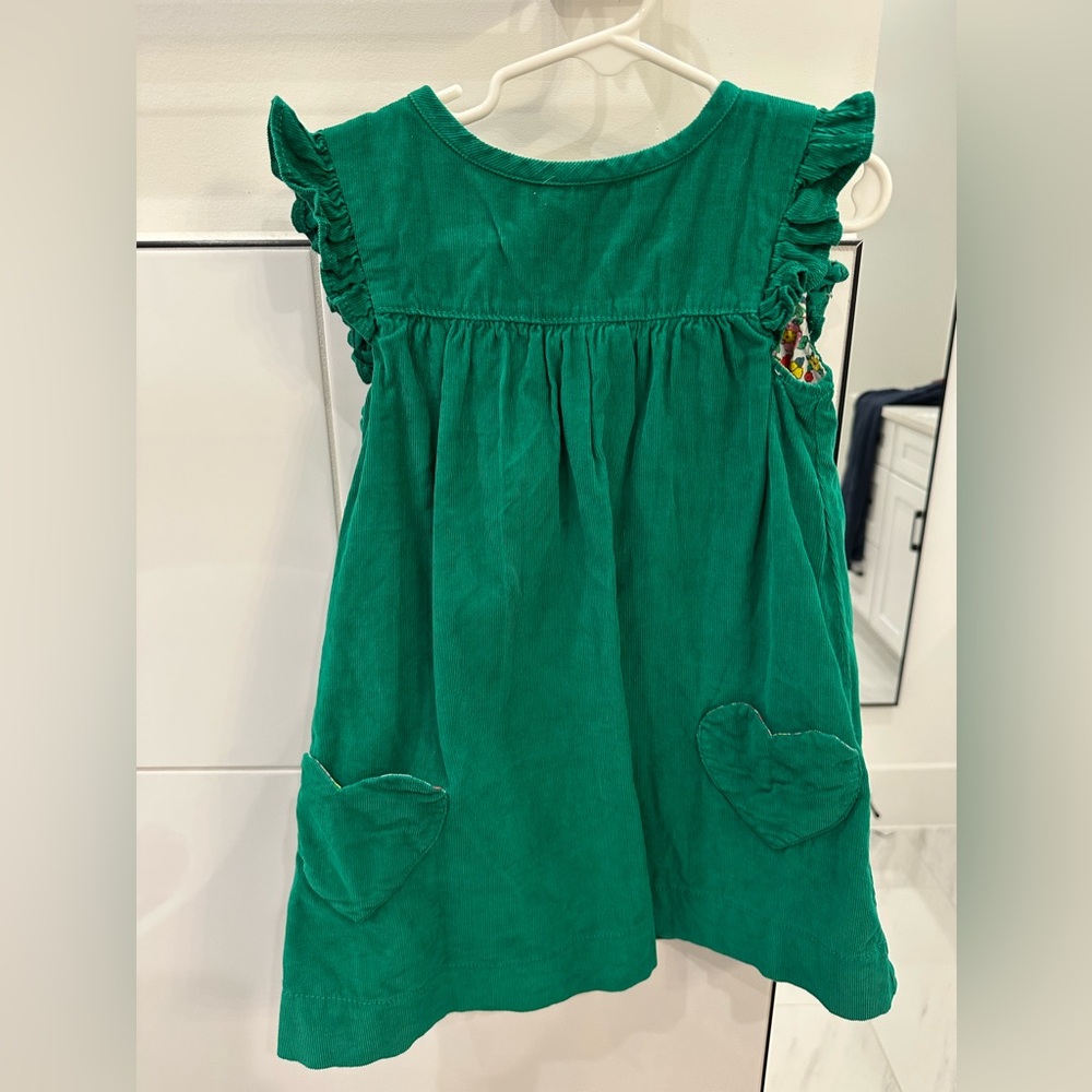 Mini Boden Green Corduroy Dress with Heart Shaped Pockets EUC 2T-3T